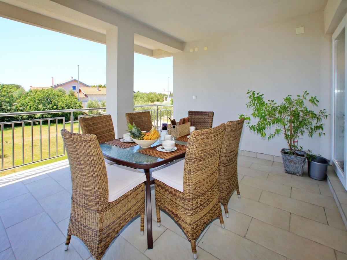 Sun-Kissed Apartment In Bibinje With Garden الغرفة الصورة