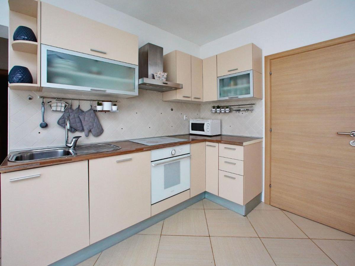 Sun-Kissed Apartment In Bibinje With Garden الغرفة الصورة