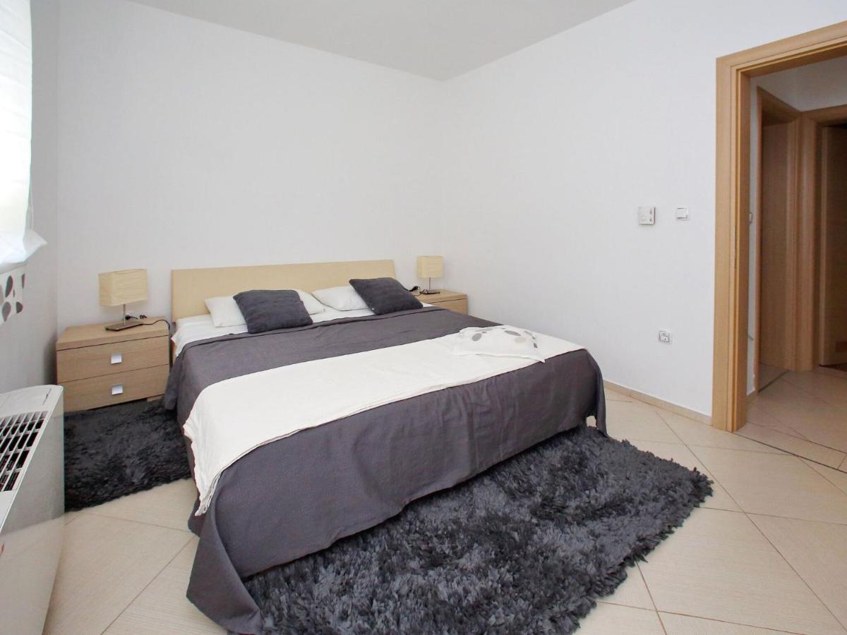 Sun-Kissed Apartment In Bibinje With Garden الغرفة الصورة
