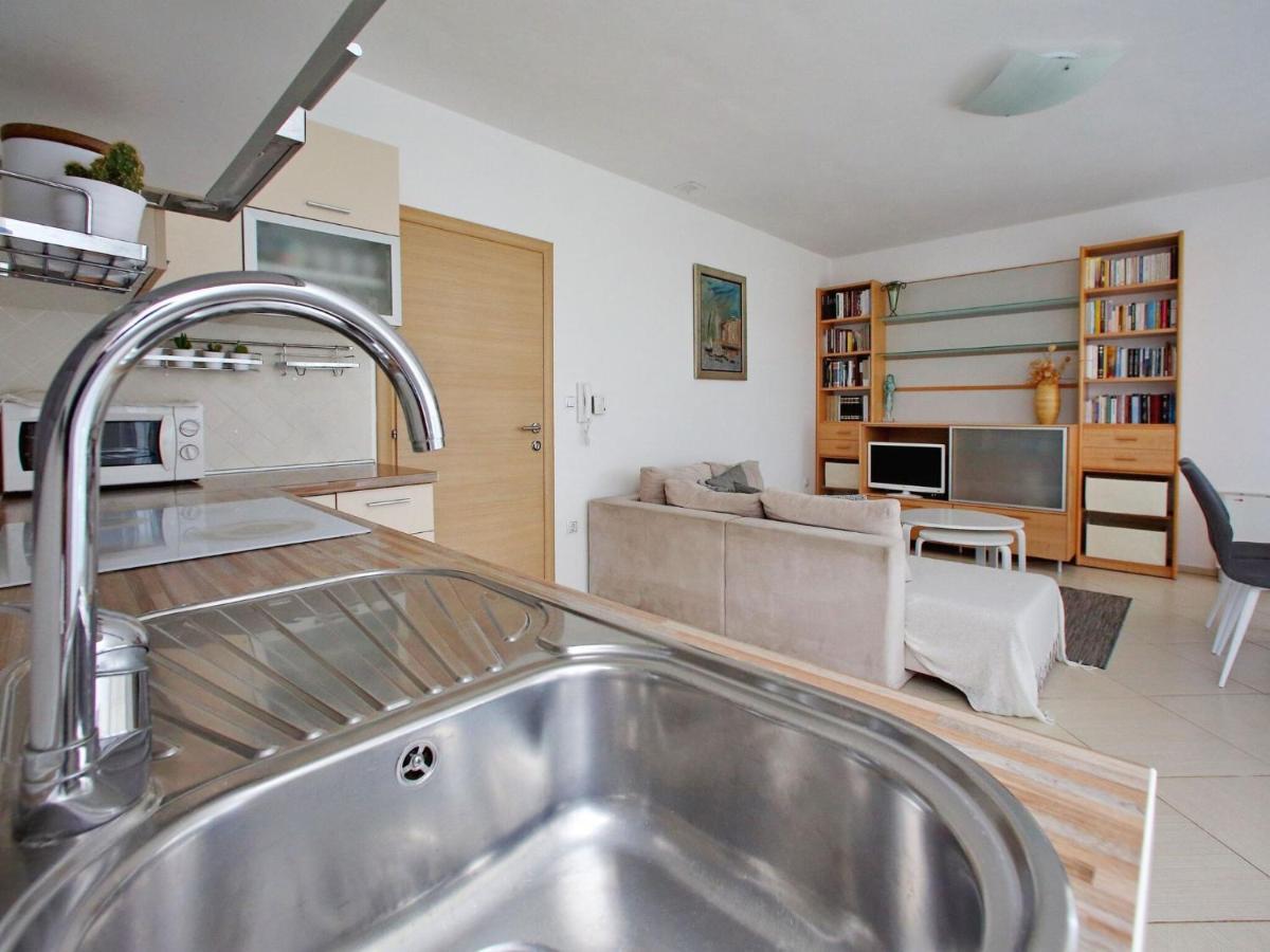 Sun-Kissed Apartment In Bibinje With Garden الغرفة الصورة