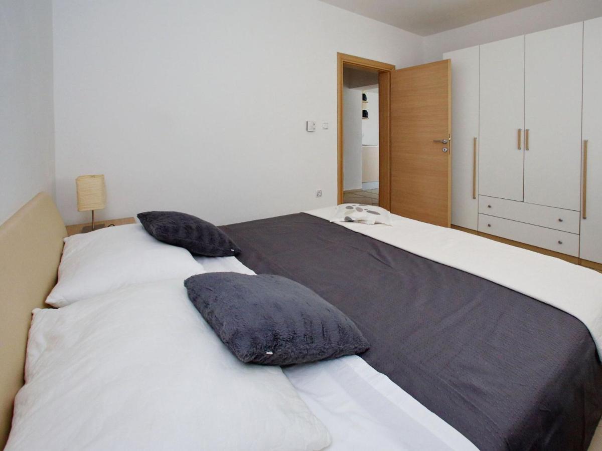 Sun-Kissed Apartment In Bibinje With Garden الغرفة الصورة