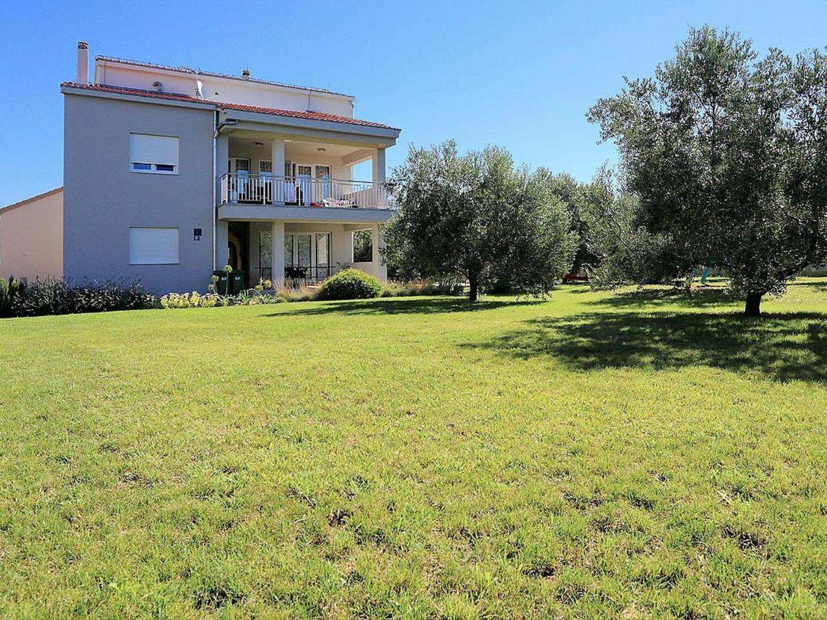 Sun-Kissed Apartment In Bibinje With Garden الغرفة الصورة